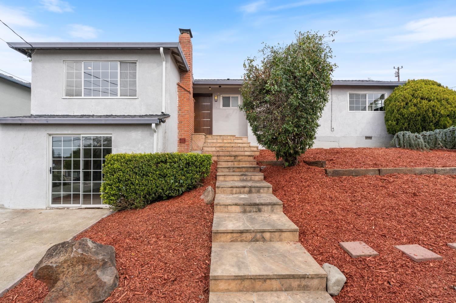 Detail Gallery Image 1 of 1 For 4126 Moreland Dr, Castro Valley,  CA 94546 - 3 Beds | 2 Baths