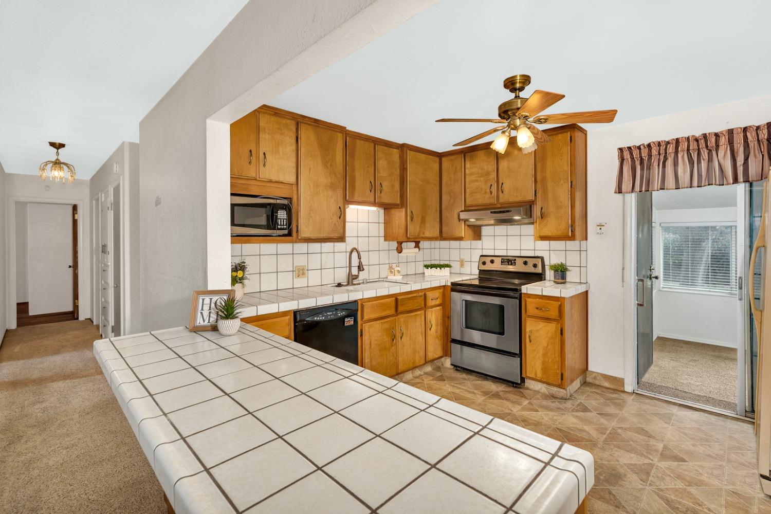 Detail Gallery Image 4 of 29 For 726 Arizona Ave, Los Banos,  CA 93635 - 3 Beds | 2 Baths