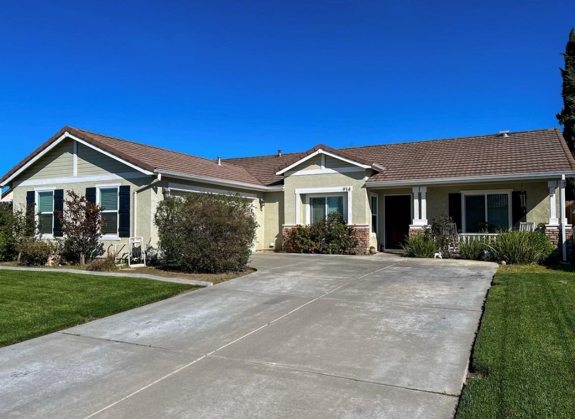 Photo of 914 S Highland Ave in Ripon, CA
