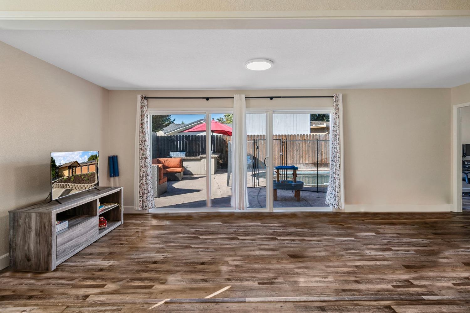 Detail Gallery Image 17 of 47 For 3401 Bridle Path Ln, Modesto,  CA 95356 - 4 Beds | 2 Baths