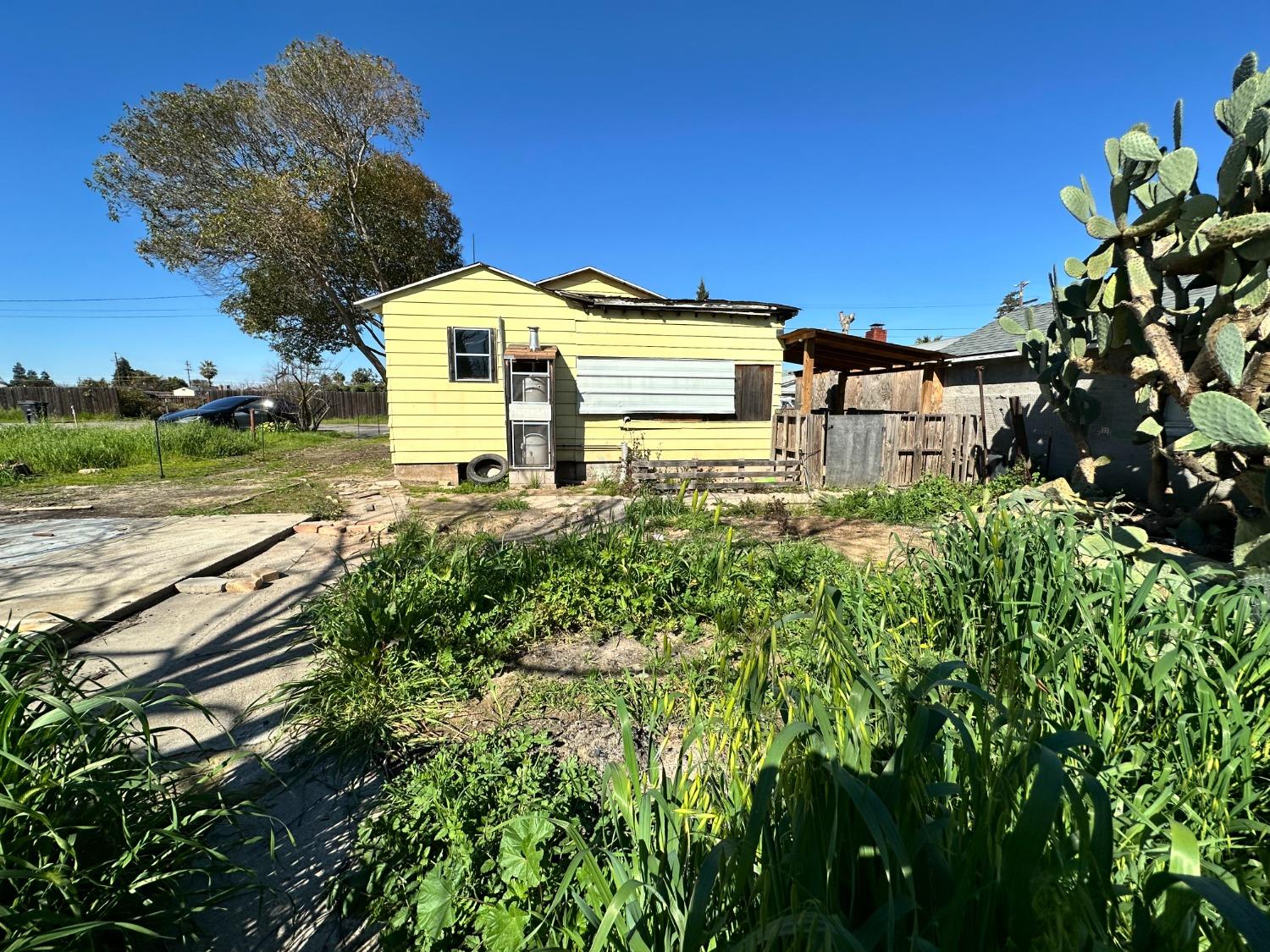 Rocky Lane, Riverbank, California image 17