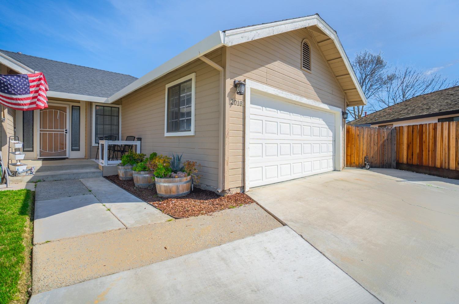 Detail Gallery Image 8 of 84 For 2016 Princeton Ct, Los Banos,  CA 93635 - 3 Beds | 2 Baths