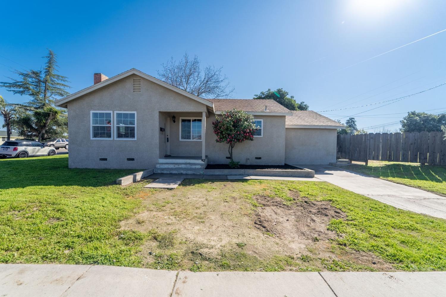 Detail Gallery Image 1 of 1 For 1750 E St, Livingston,  CA 95334 - 2 Beds | 1 Baths