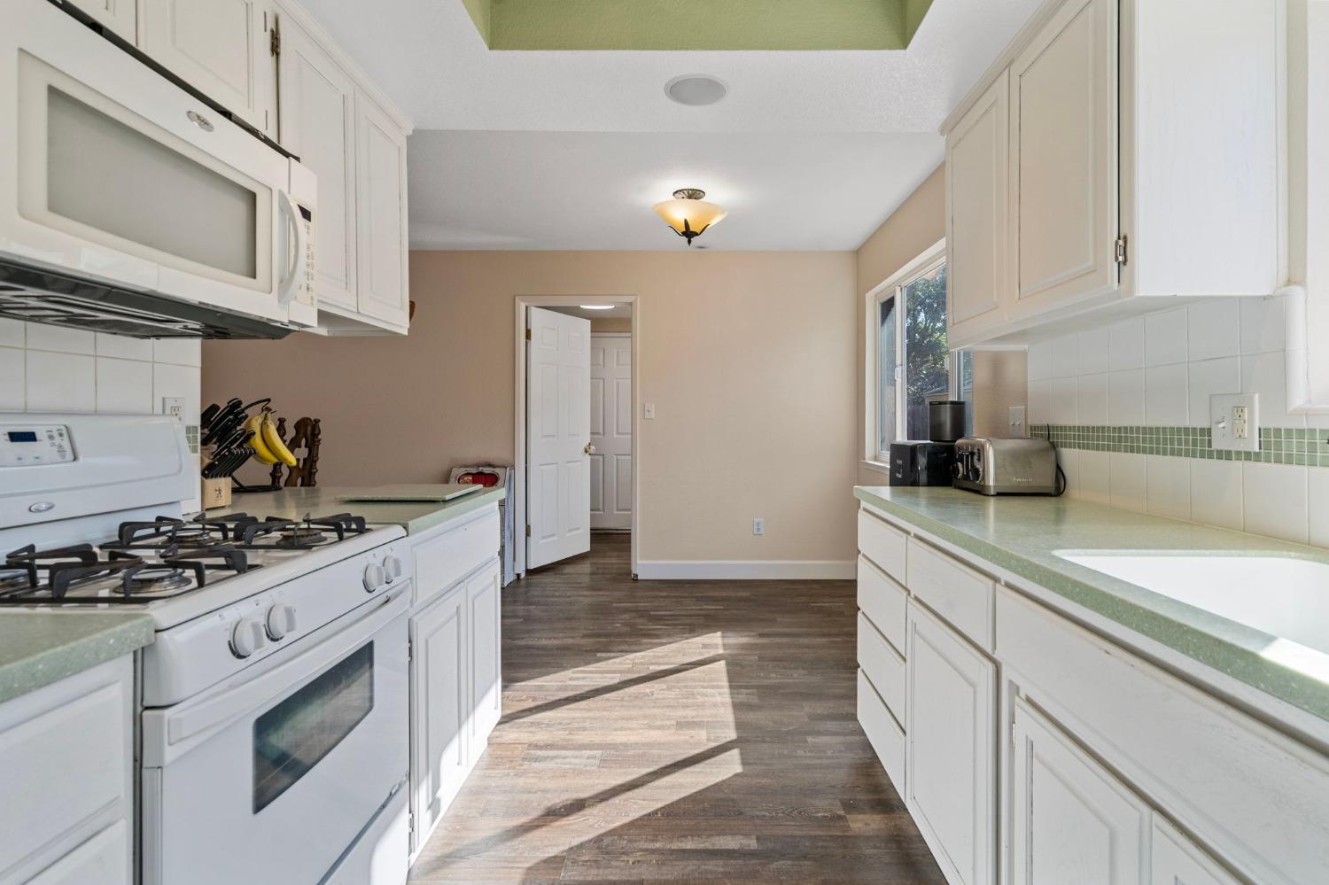 Detail Gallery Image 24 of 47 For 3401 Bridle Path Ln, Modesto,  CA 95356 - 4 Beds | 2 Baths