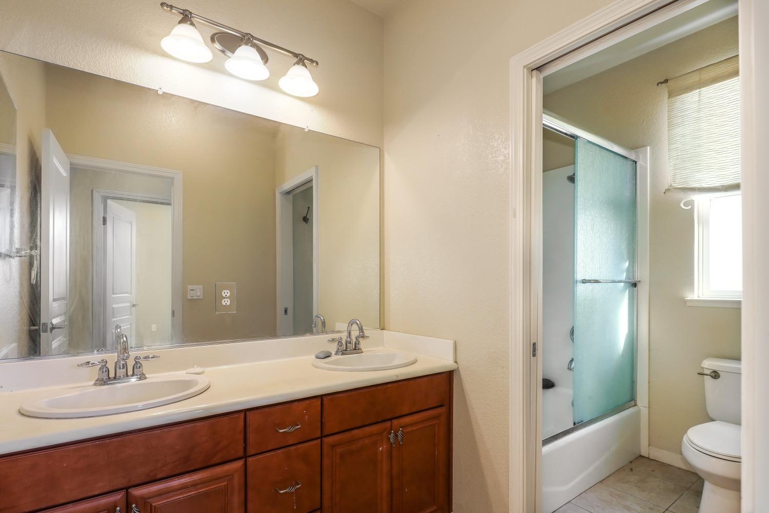 Detail Gallery Image 26 of 54 For 5943 Poppy Shores Way, Stockton,  CA 95219 - 4 Beds | 2/1 Baths