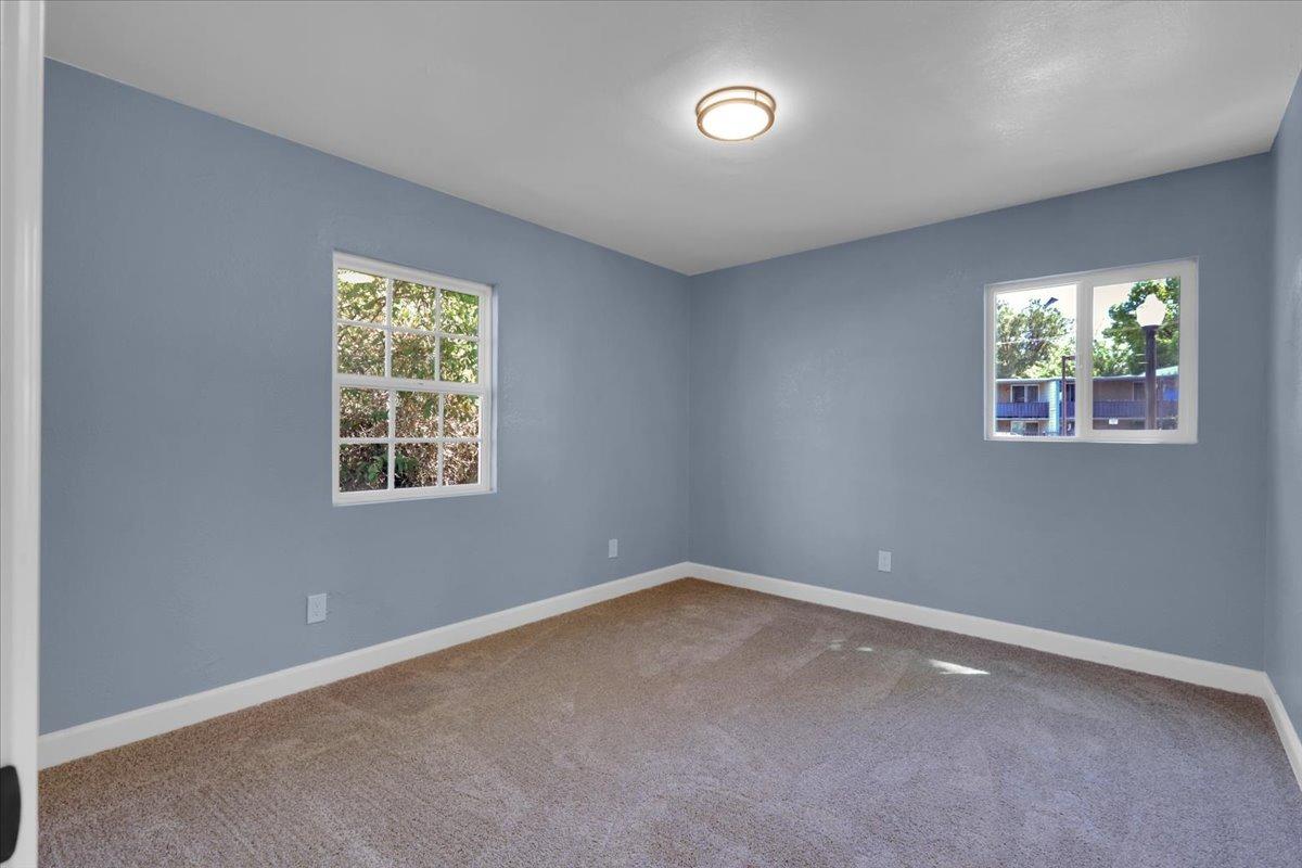 Detail Gallery Image 11 of 14 For 387 Barrette Ave, Sacramento,  CA 95815 - 2 Beds | 2 Baths