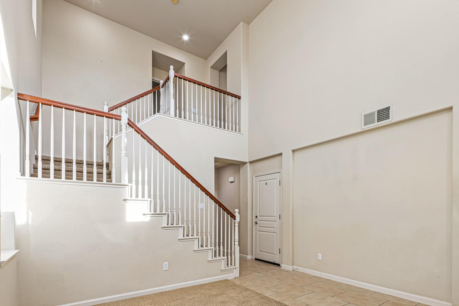 Detail Gallery Image 6 of 54 For 5943 Poppy Shores Way, Stockton,  CA 95219 - 4 Beds | 2/1 Baths