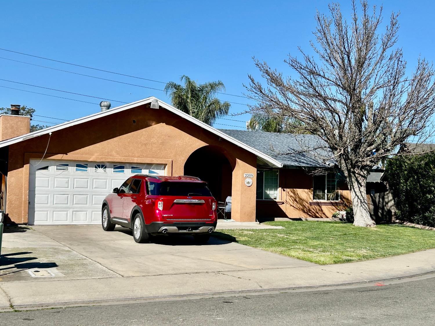 Photo of 2209 Trina Ln in Ceres, CA