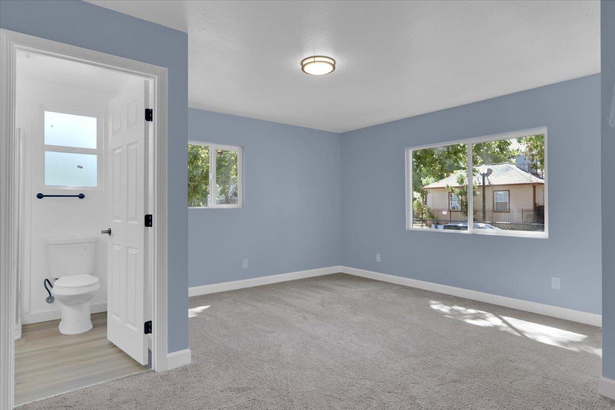 Detail Gallery Image 9 of 14 For 387 Barrette Ave, Sacramento,  CA 95815 - 2 Beds | 2 Baths