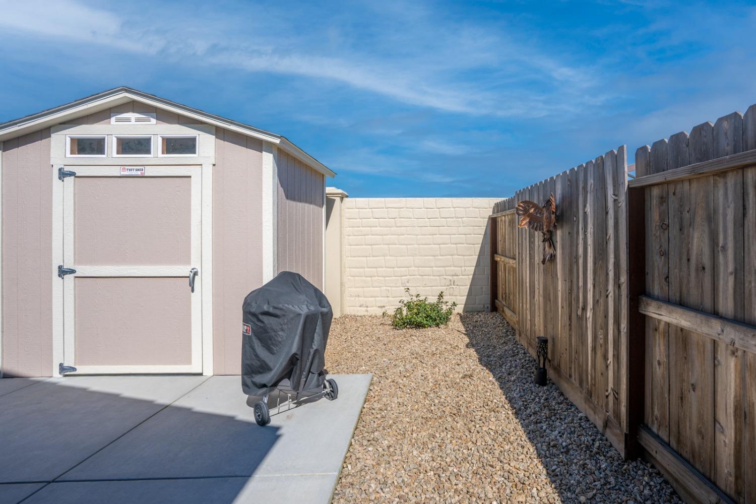 Detail Gallery Image 39 of 39 For 1726 Dolomite Dr, Los Banos,  CA 93635 - 3 Beds | 2 Baths