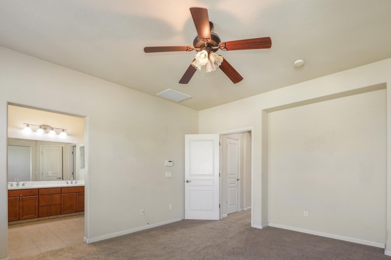 Detail Gallery Image 21 of 54 For 5943 Poppy Shores Way, Stockton,  CA 95219 - 4 Beds | 2/1 Baths