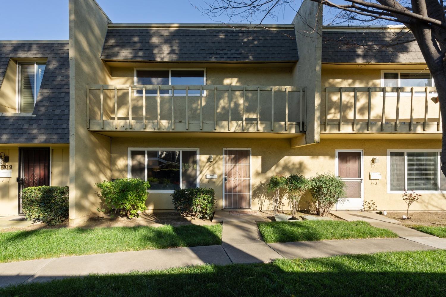 Photo of 758 W Lincoln Ave #108 in Woodland, CA