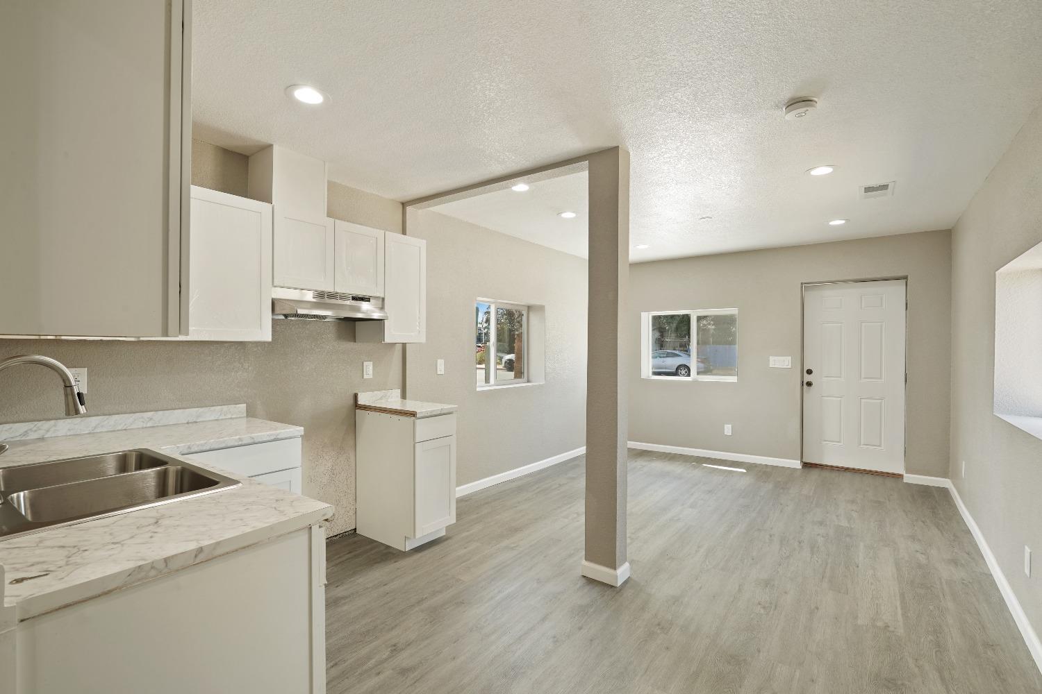 Detail Gallery Image 1 of 27 For 304 B Street, Waterford,  CA 95386 - 2 Beds | 1 Baths