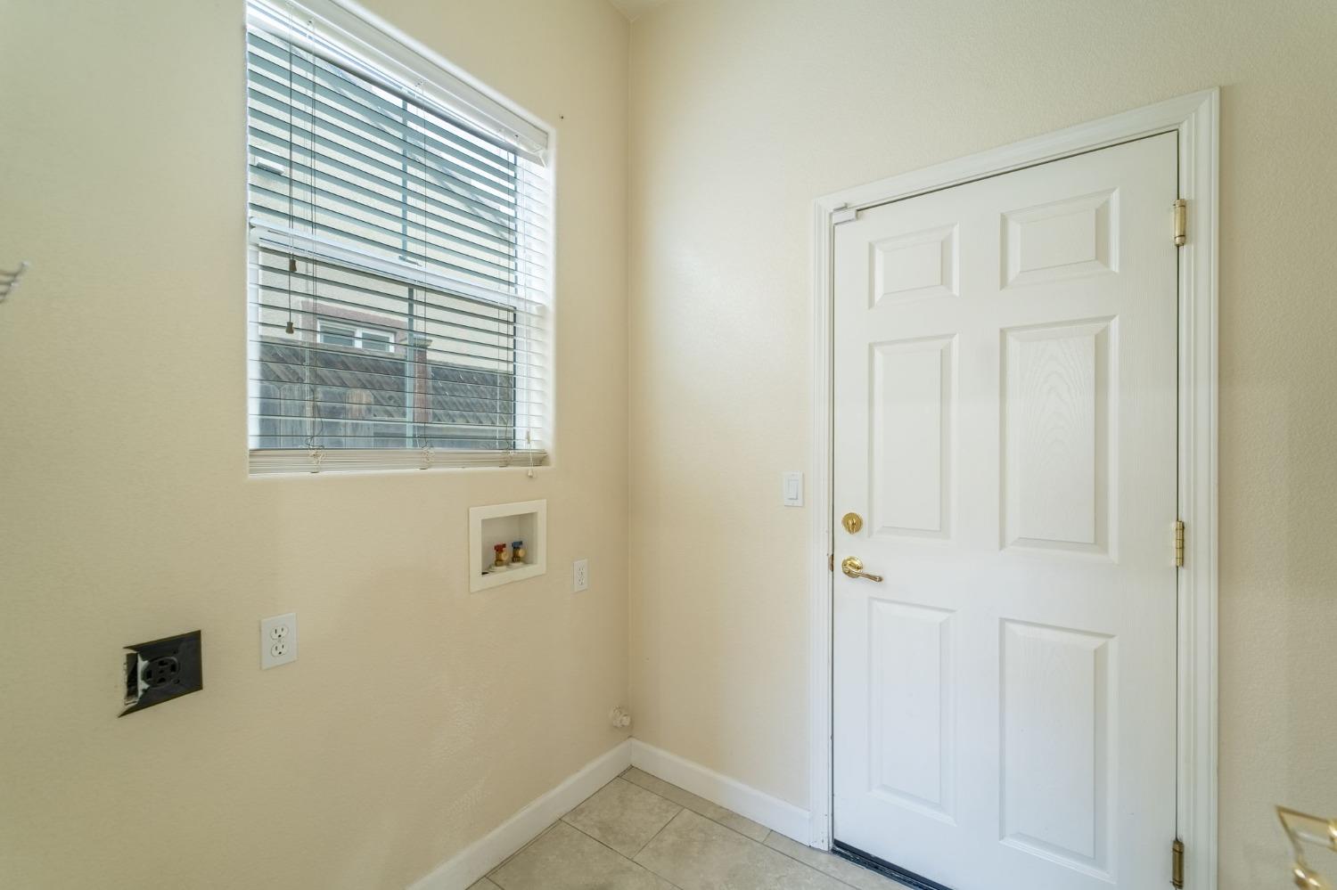Detail Gallery Image 15 of 32 For 225 Spring Ave, Patterson,  CA 95363 - 2 Beds | 2 Baths