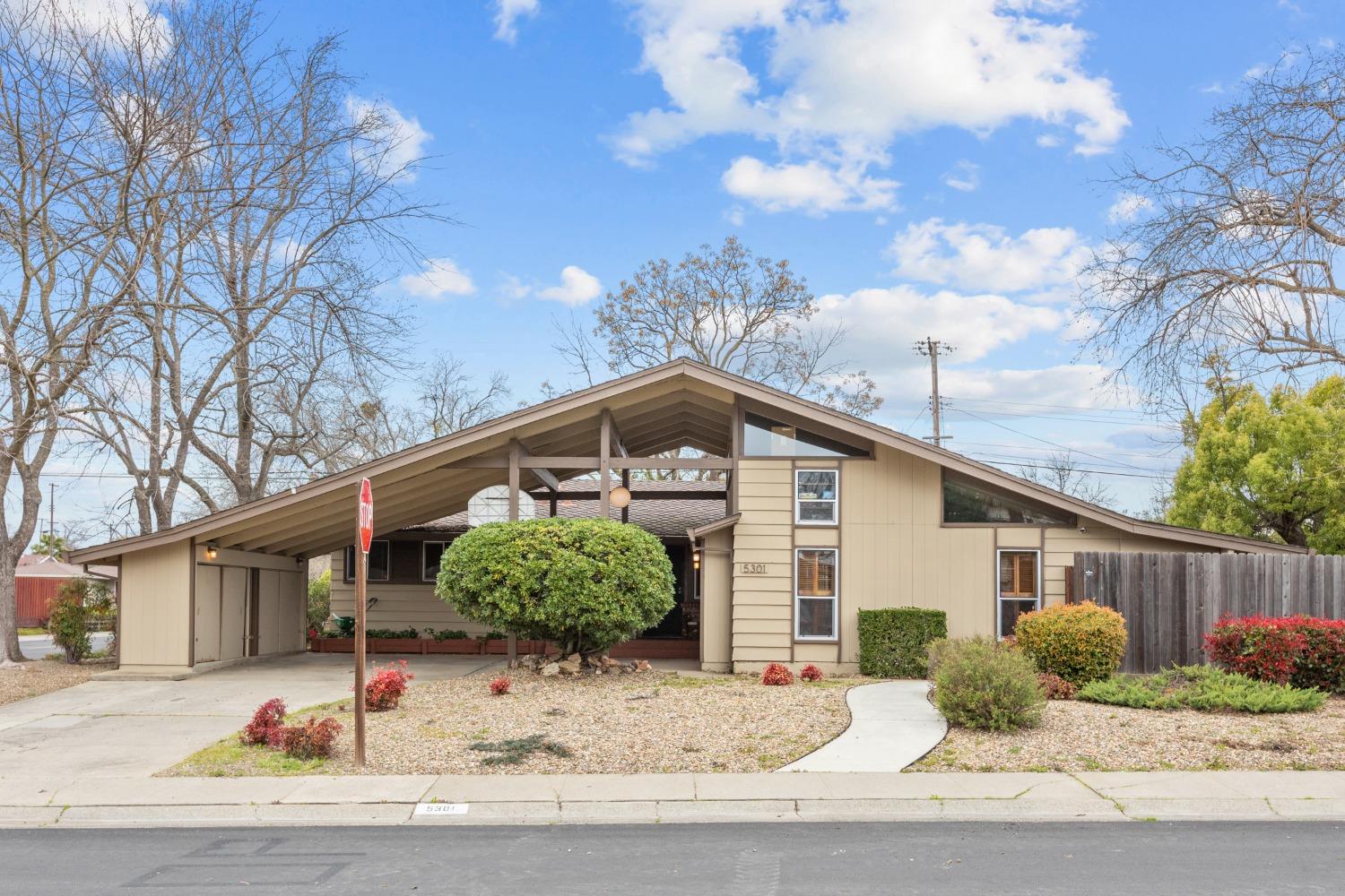 Photo of 5301 Fort Sutter Wy in Sacramento, CA