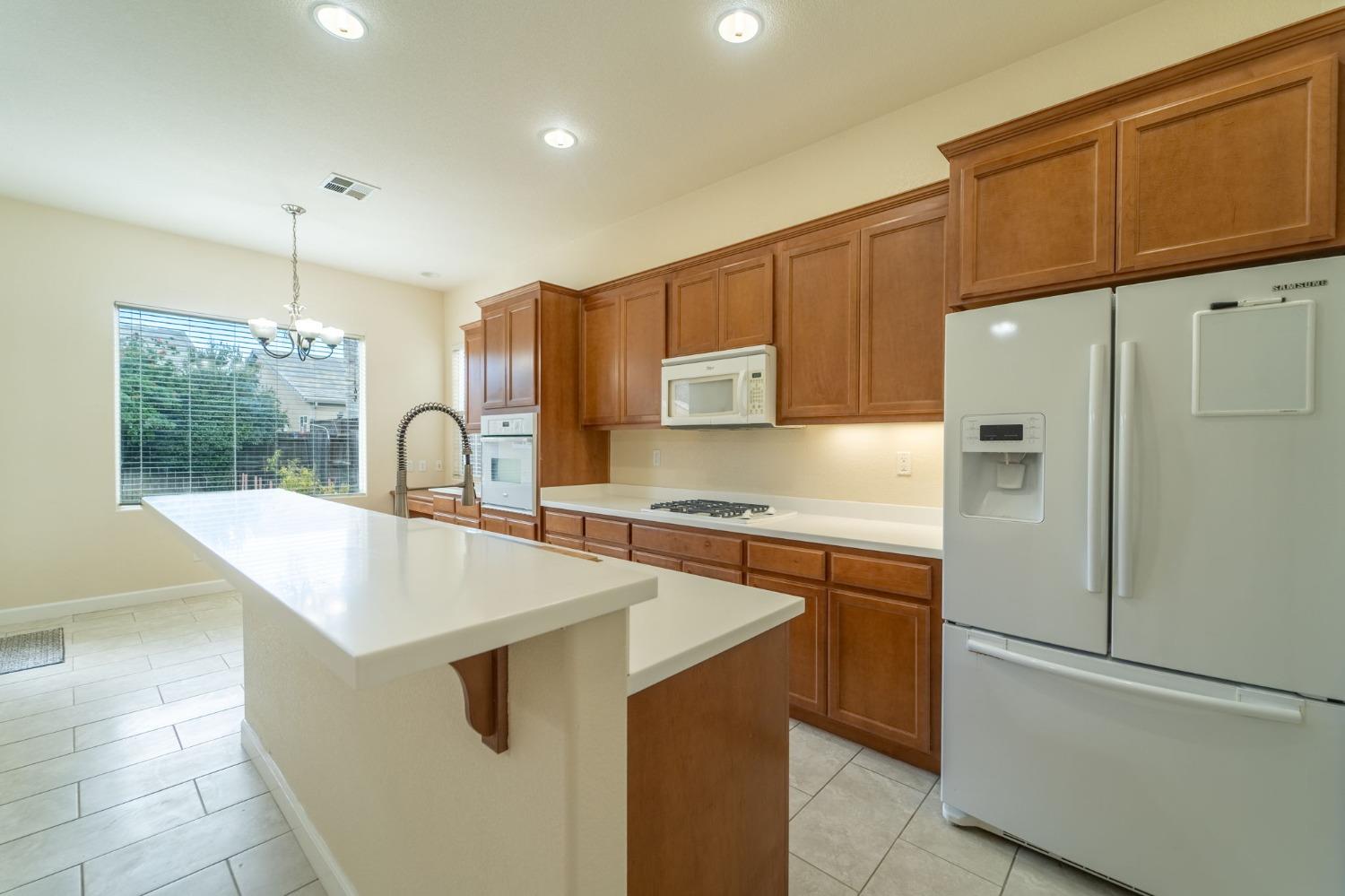 Detail Gallery Image 9 of 32 For 225 Spring Ave, Patterson,  CA 95363 - 2 Beds | 2 Baths