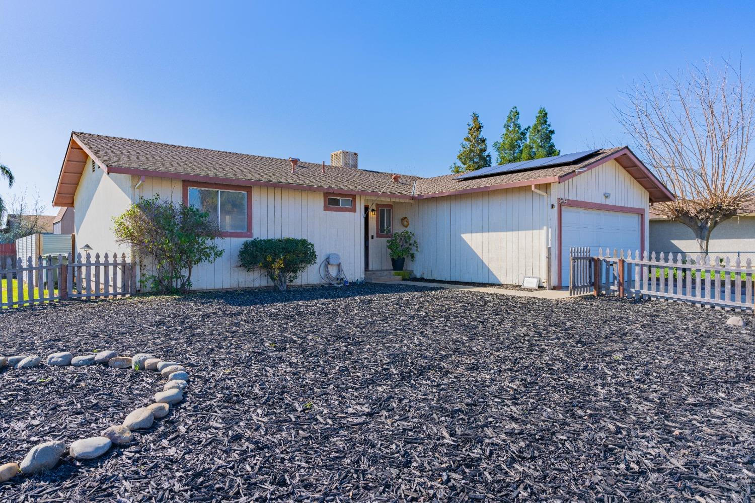 Detail Gallery Image 1 of 1 For 2624 Dobbins Ln, Riverbank,  CA 95367 - 3 Beds | 1 Baths