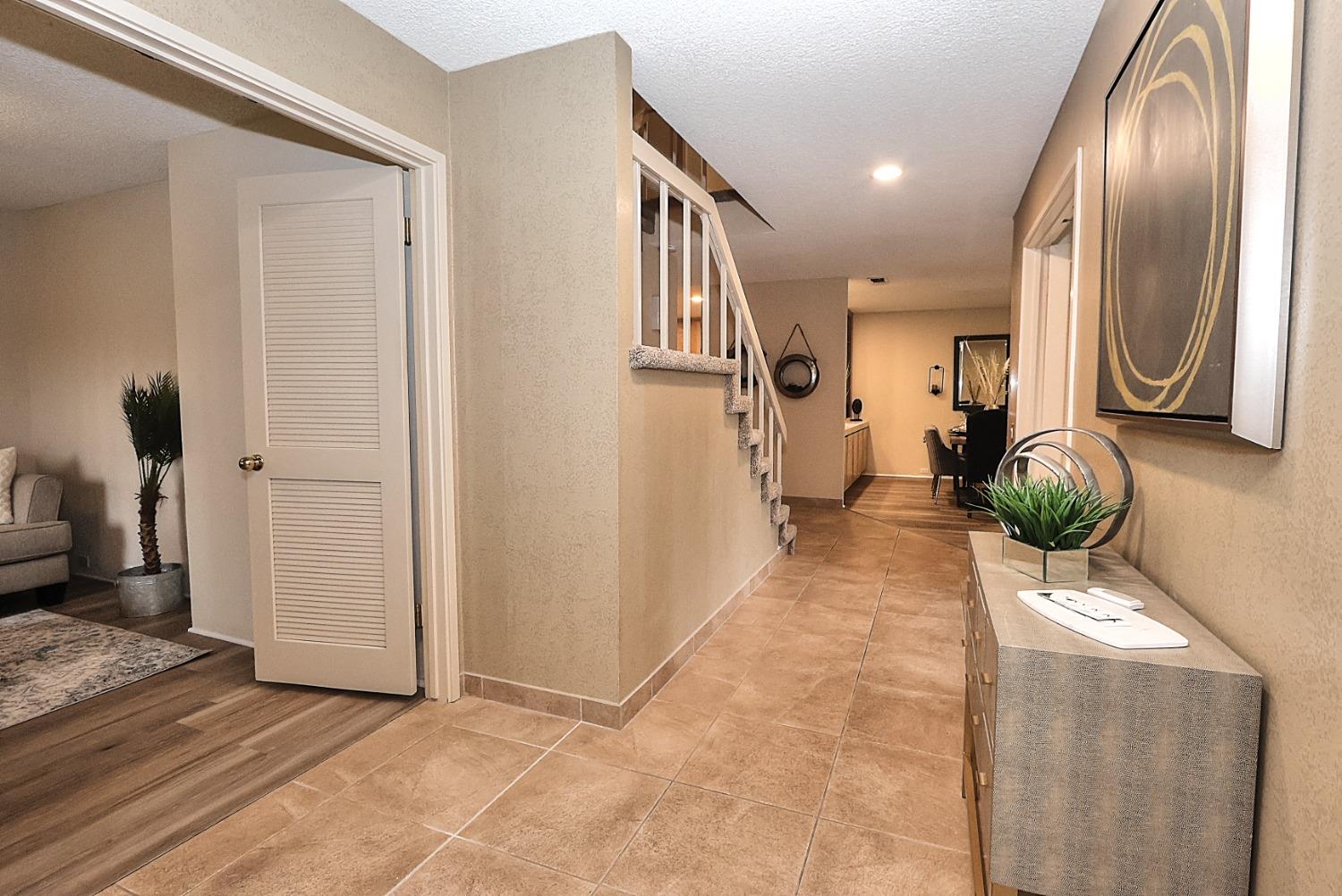 Detail Gallery Image 2 of 79 For 2050 Promontory Point Ln, Gold River,  CA 95670 - 4 Beds | 2/1 Baths