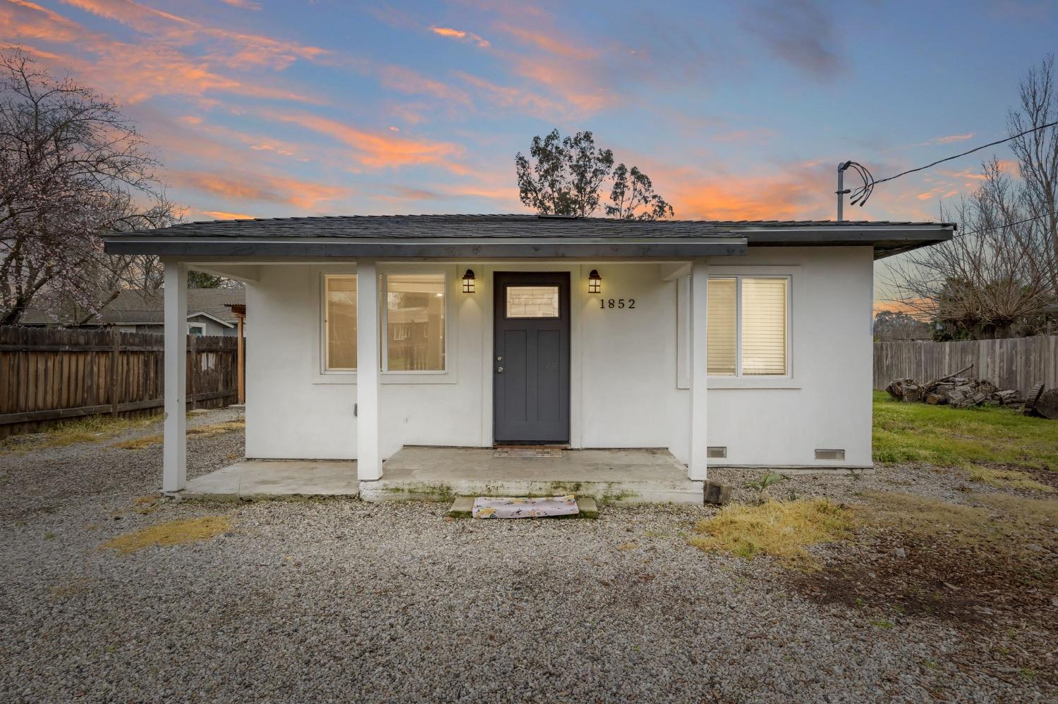 Detail Gallery Image 1 of 1 For 1852 6th Ave, Olivehurst,  CA 95961 - 2 Beds | 1 Baths