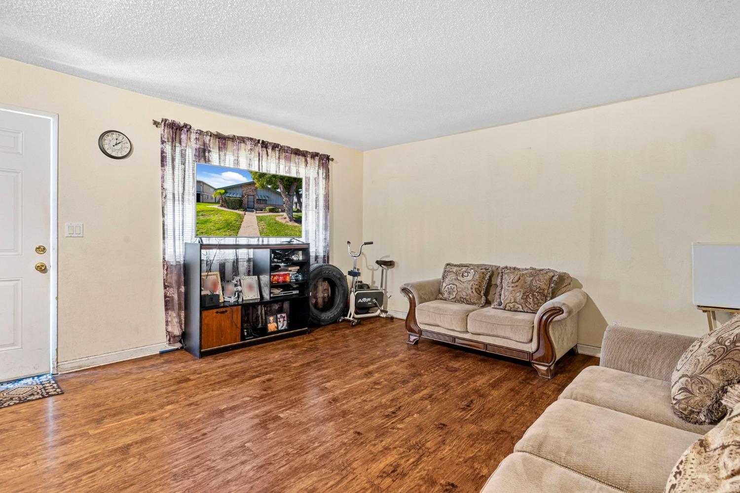 Detail Gallery Image 9 of 22 For 4453 La Cresta Way #1,  Stockton,  CA 95207 - 2 Beds | 1 Baths