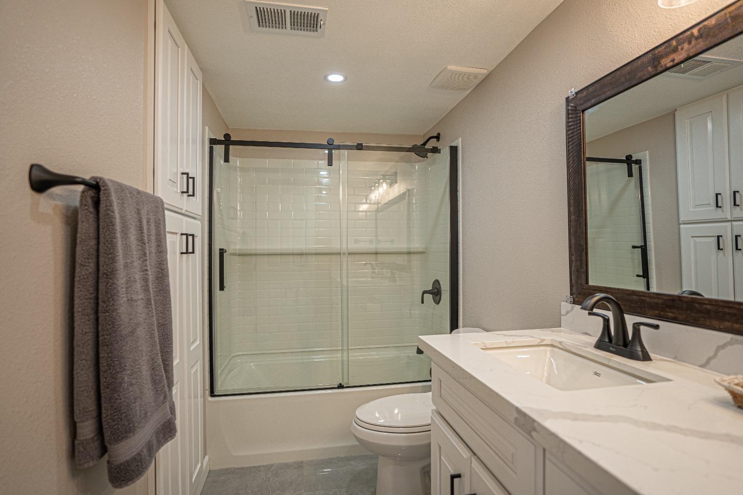 Detail Gallery Image 23 of 39 For 3660 W Benjamin Holt Dr #5,  Stockton,  CA 95219 - 1 Beds | 1 Baths