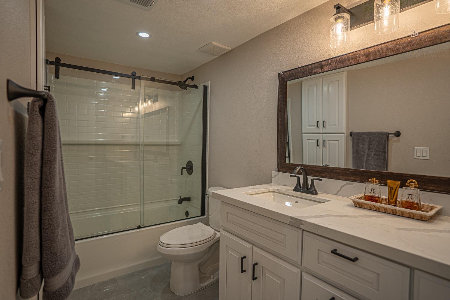 Detail Gallery Image 22 of 39 For 3660 W Benjamin Holt Dr #5,  Stockton,  CA 95219 - 1 Beds | 1 Baths