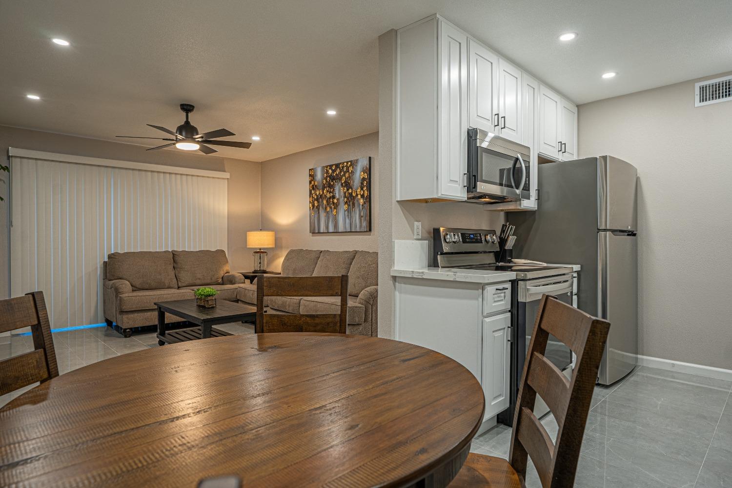 Detail Gallery Image 10 of 39 For 3660 W Benjamin Holt Dr #5,  Stockton,  CA 95219 - 1 Beds | 1 Baths