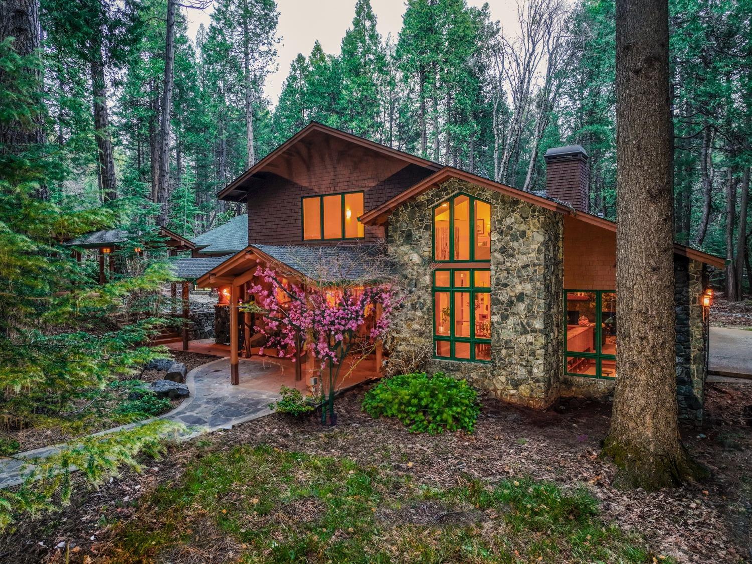 Photo of 14990 Red Dog Rd in Nevada City, CA