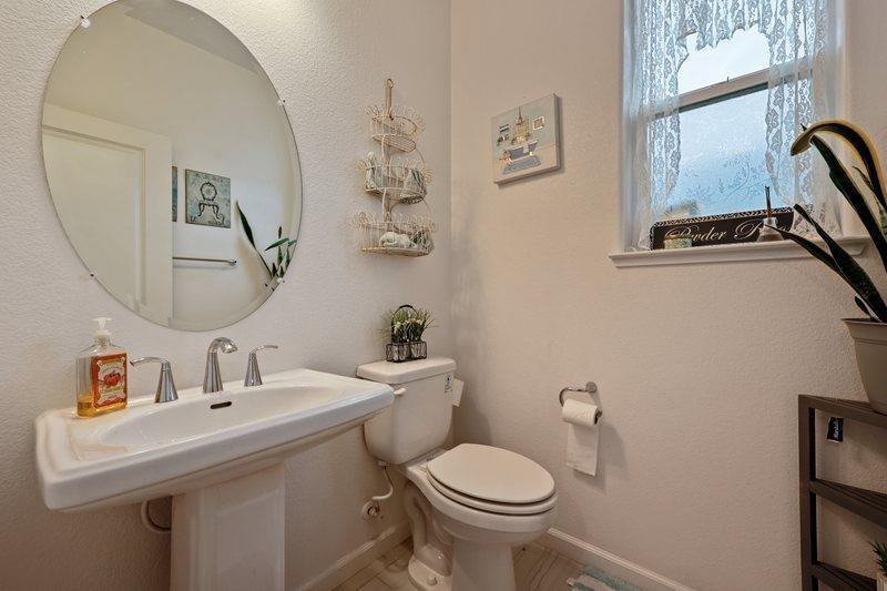 Detail Gallery Image 35 of 71 For 954 Camborne Dr, Manteca,  CA 95336 - 3 Beds | 2/1 Baths