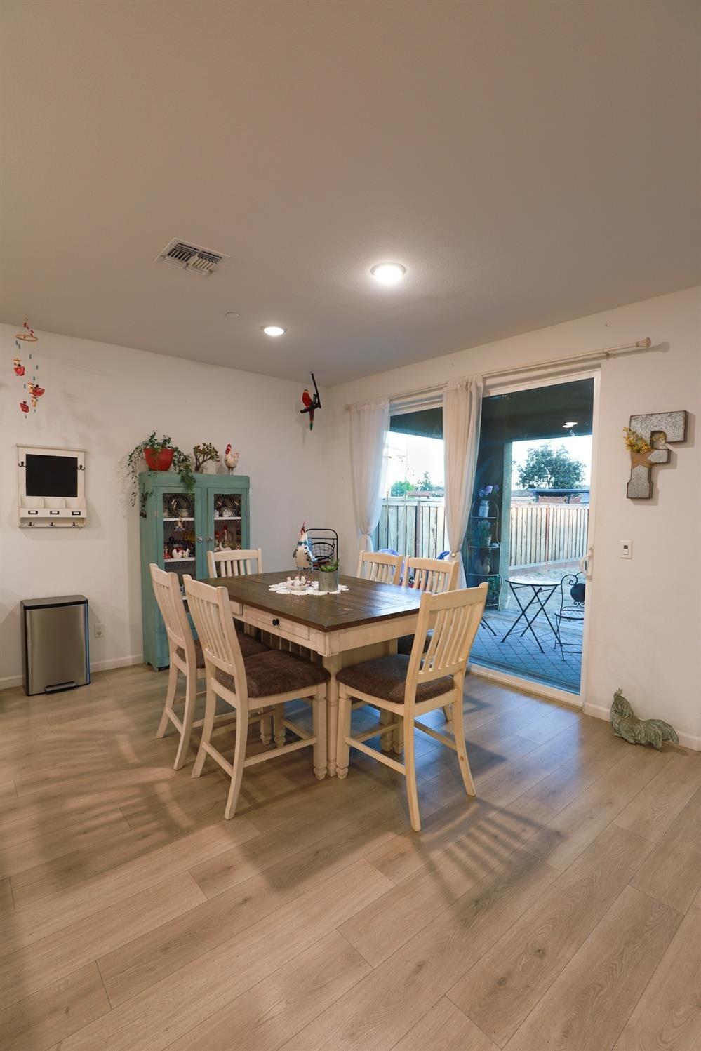 Detail Gallery Image 16 of 71 For 954 Camborne Dr, Manteca,  CA 95336 - 3 Beds | 2/1 Baths