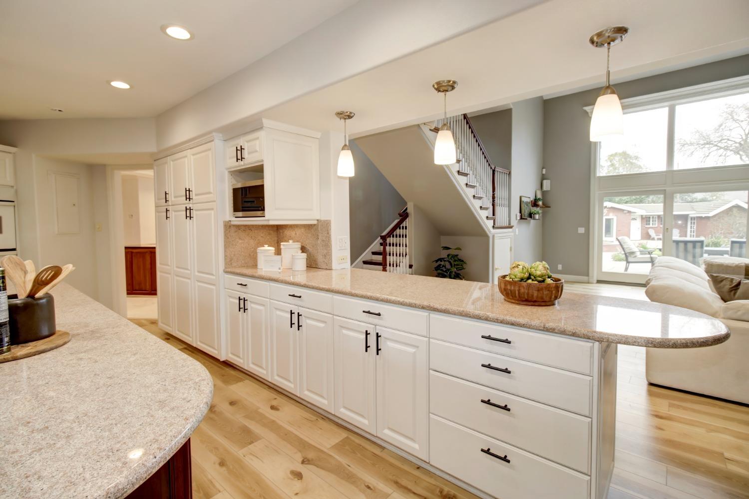 Detail Gallery Image 31 of 93 For 1300 Mariemont Ave, Sacramento,  CA 95864 - 3 Beds | 3/2 Baths