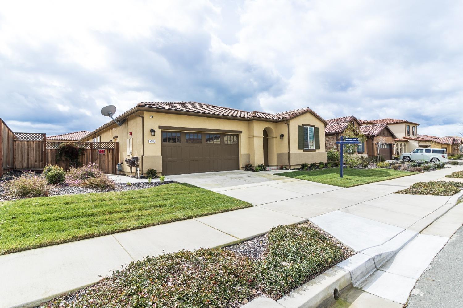 Detail Gallery Image 1 of 1 For 5505 Pinnacle View Way, Antioch,  CA 94531 - 3 Beds | 2 Baths