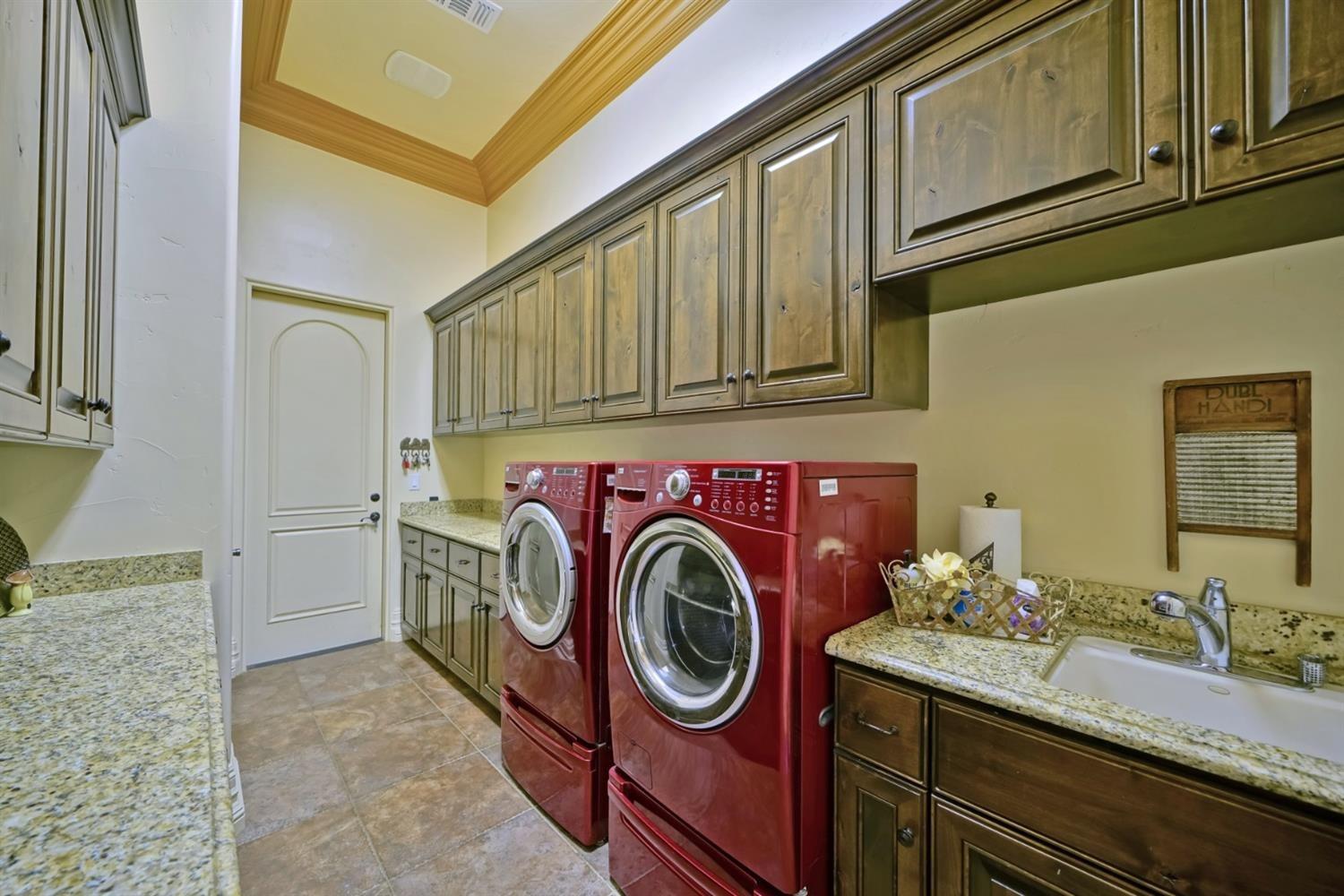 Detail Gallery Image 19 of 27 For 3645 Tri Family Rd, Pilot Hill,  CA 95664 - 4 Beds | 4/1 Baths