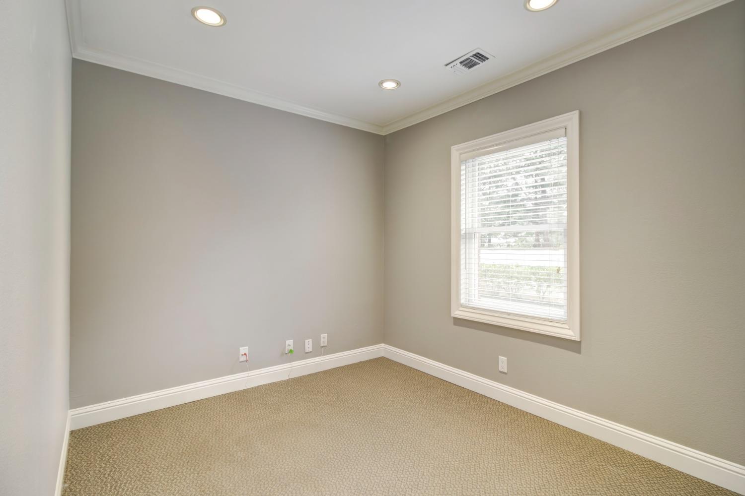 Detail Gallery Image 60 of 93 For 1300 Mariemont Ave, Sacramento,  CA 95864 - 3 Beds | 3/2 Baths