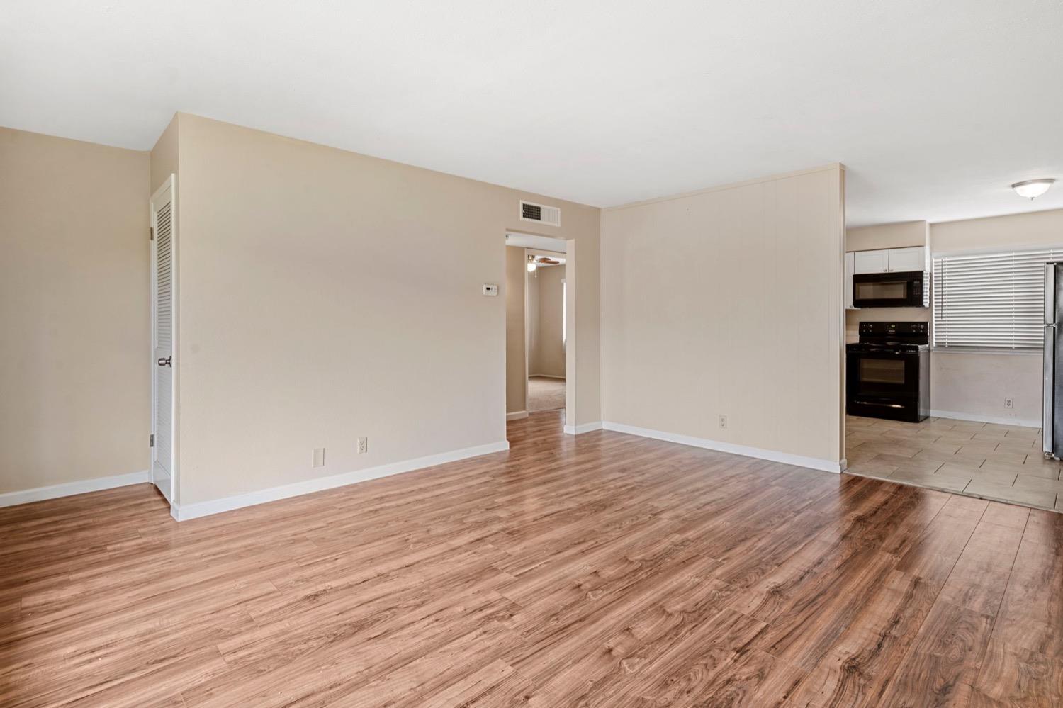Detail Gallery Image 7 of 29 For 2420 Oxford Way #G45,  Stockton,  CA 95204 - 2 Beds | 1 Baths