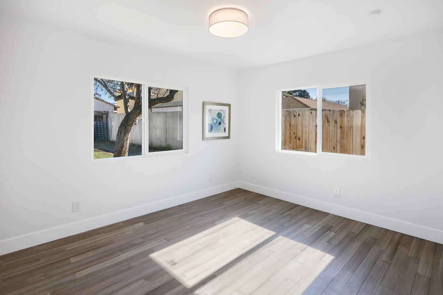 Detail Gallery Image 12 of 21 For 2437 Acton St, Berkeley,  CA 94702 - 5 Beds | 3/1 Baths