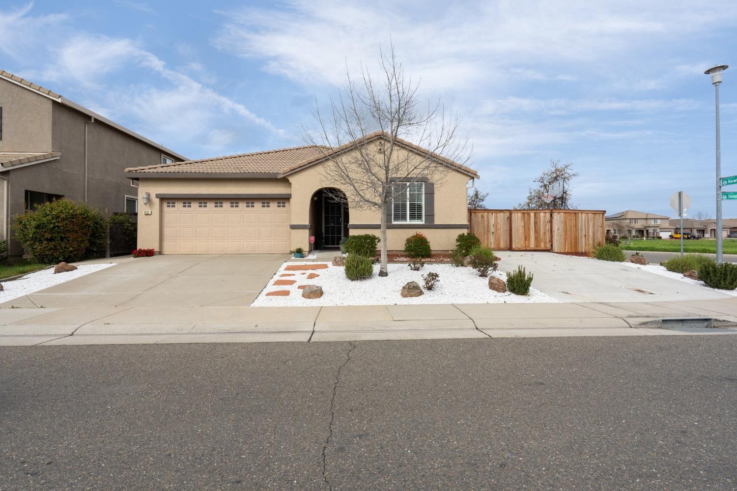 Photo of 8233 Sheldon Place Dr in Elk Grove, CA