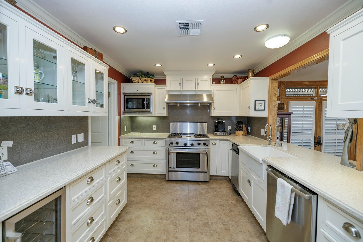 Detail Gallery Image 12 of 42 For 1953 El Camino Dr, Turlock,  CA 95380 - 3 Beds | 2 Baths