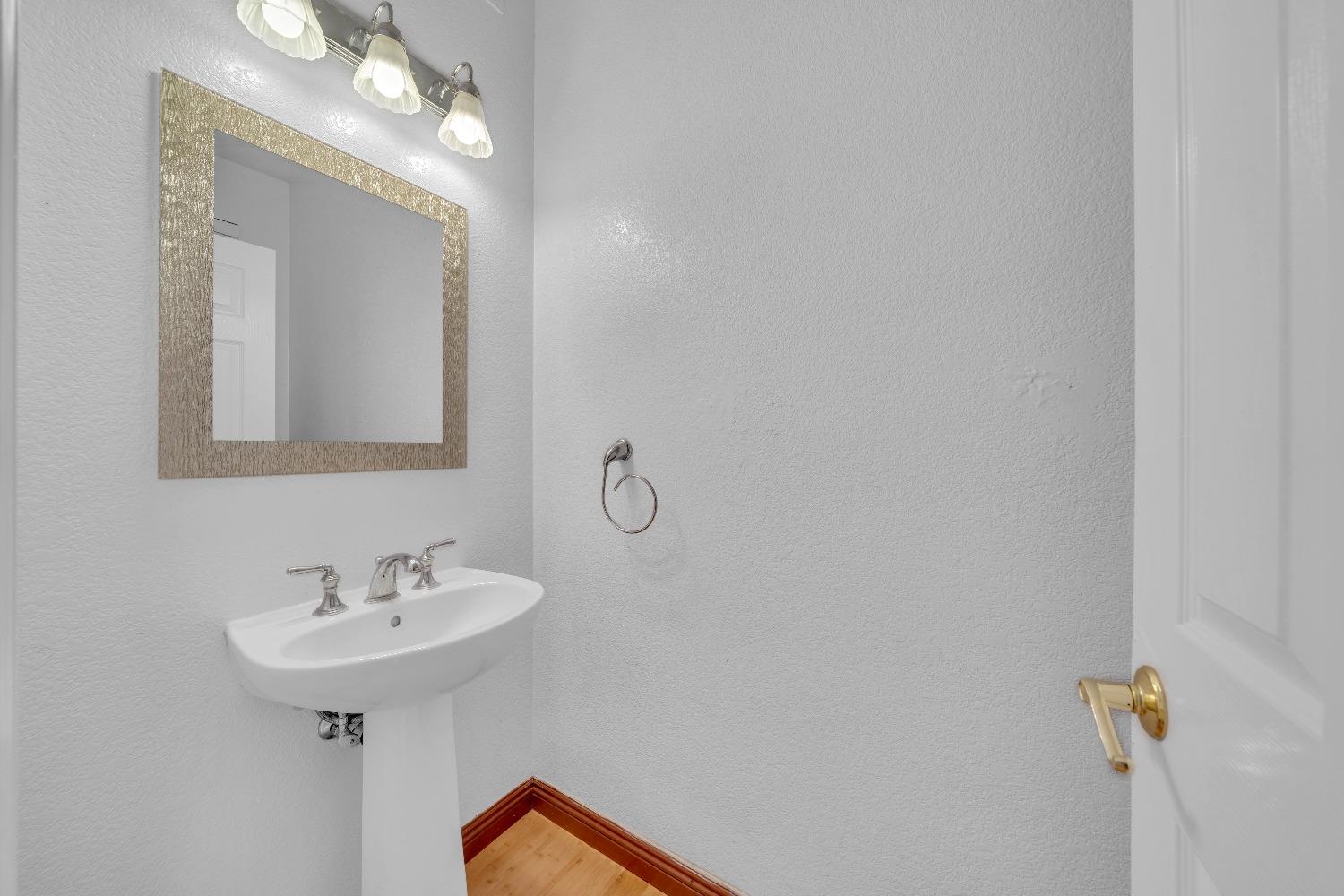 Detail Gallery Image 6 of 28 For 1770 Norwood Heights Ln, Ceres,  CA 95307 - 3 Beds | 2/1 Baths