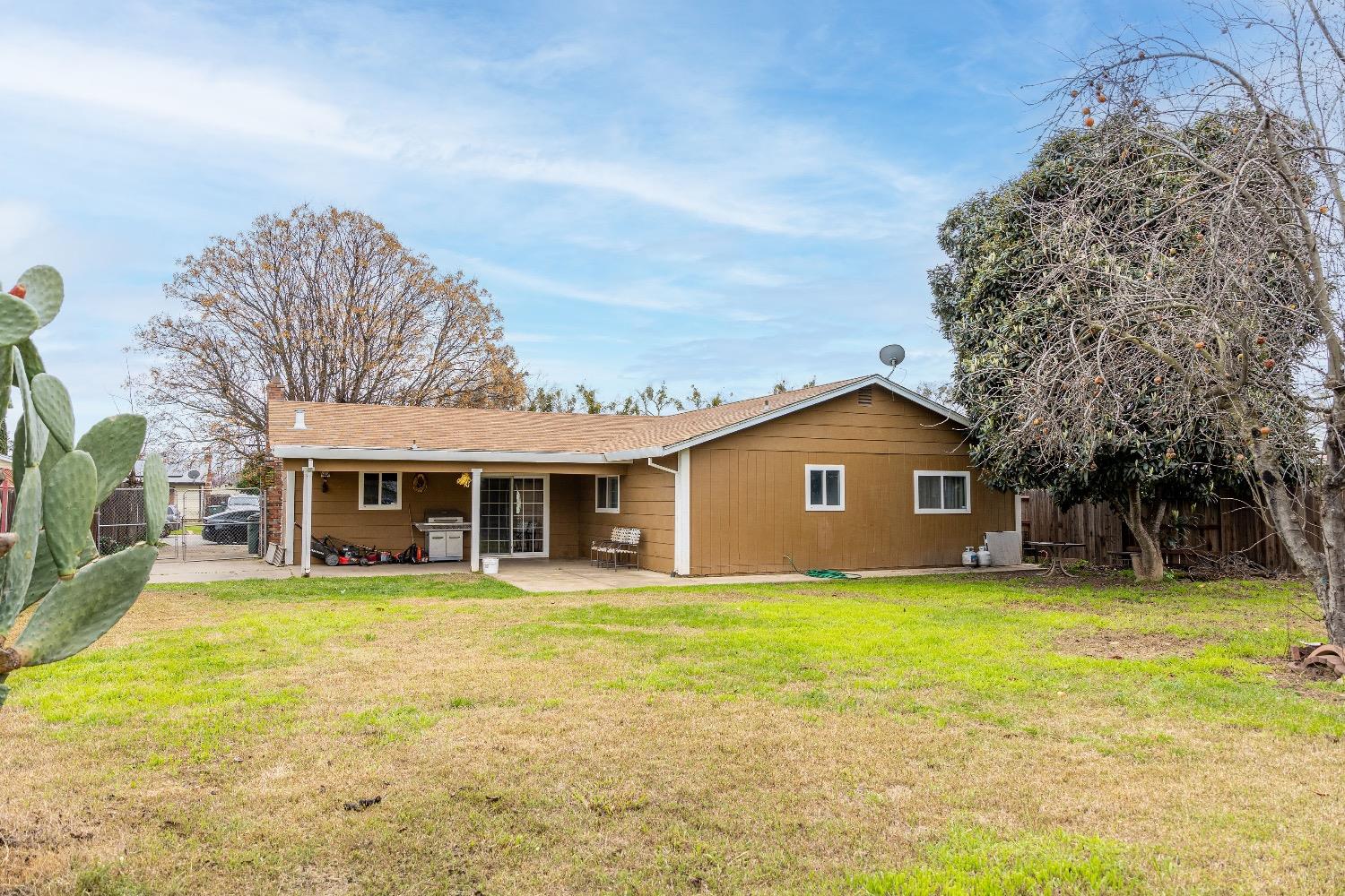 Tish Circle, Olivehurst, California image 13