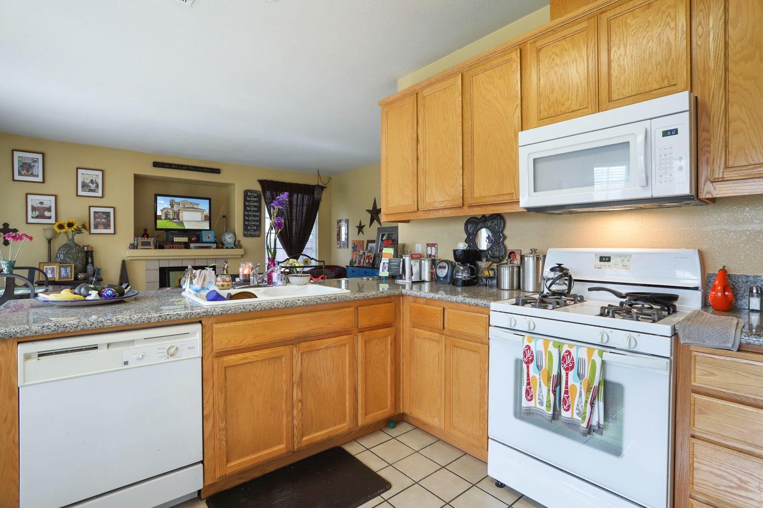 Detail Gallery Image 9 of 24 For 8409 Townshend Ct, Stockton,  CA 95212 - 3 Beds | 2/1 Baths