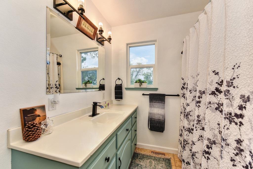 Detail Gallery Image 35 of 82 For 850 Gentry Ln, Colfax,  CA 95713 - 4 Beds | 2 Baths