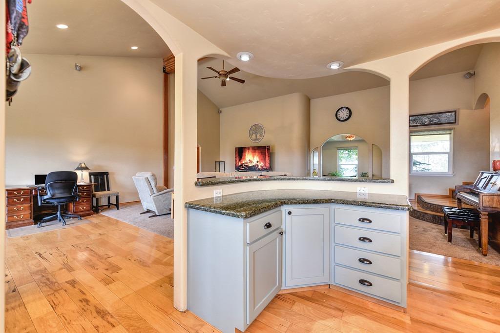 Detail Gallery Image 32 of 82 For 850 Gentry Ln, Colfax,  CA 95713 - 4 Beds | 2 Baths