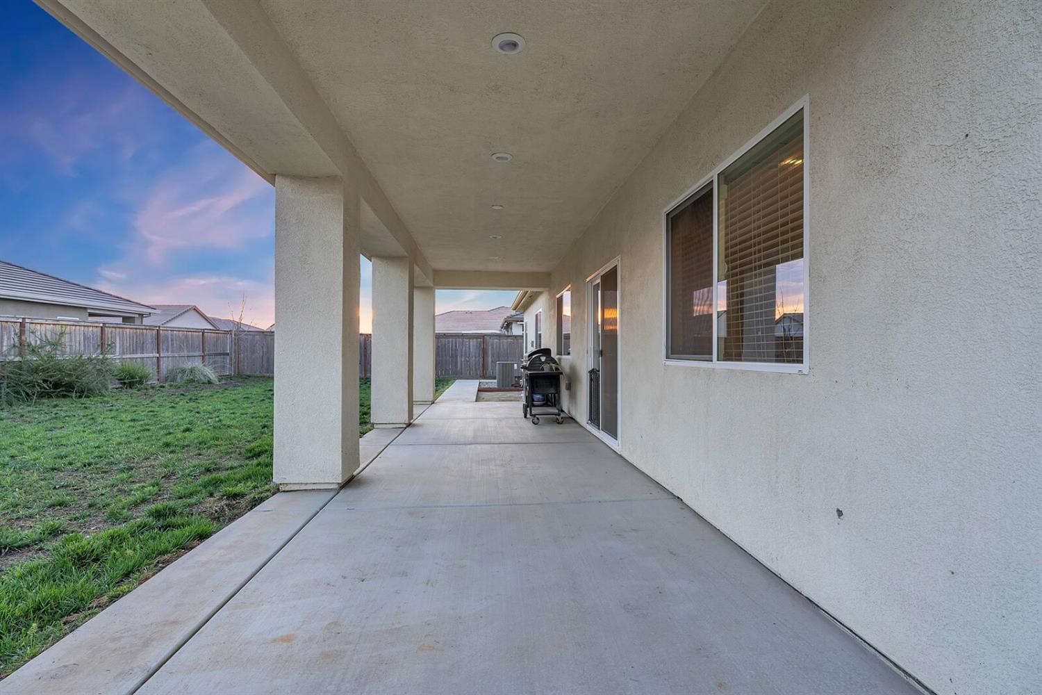 Carrington Court, Olivehurst, California image 31