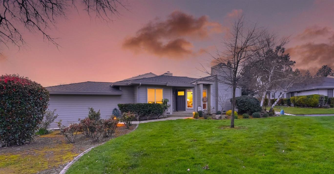 Photo of 291 Castlewood Cir in Roseville, CA