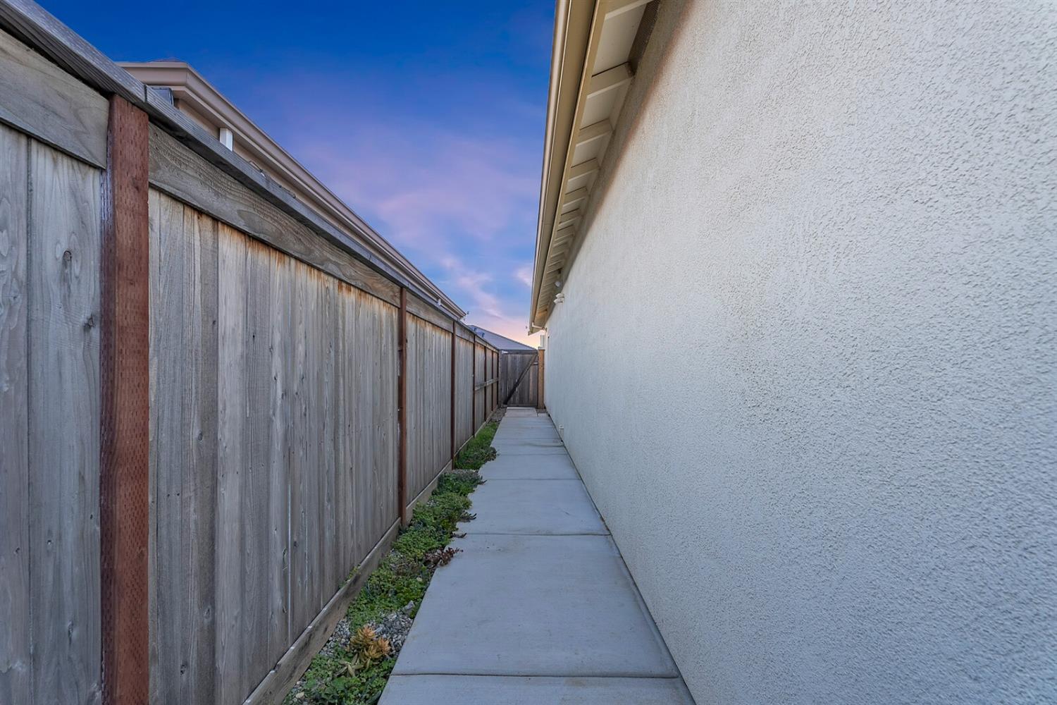 Carrington Court, Olivehurst, California image 35