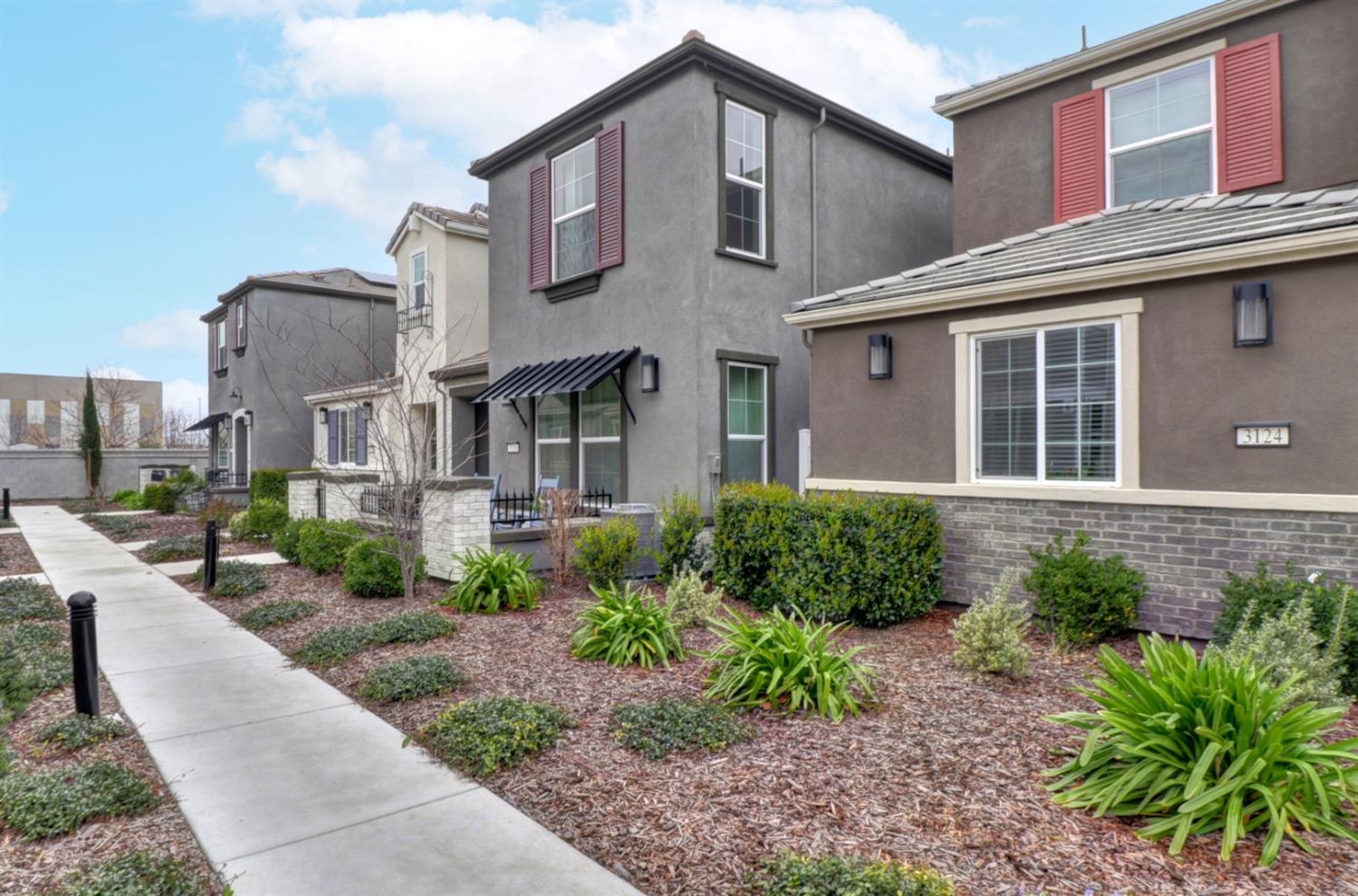 Tanager Court, West Sacramento, California image 9