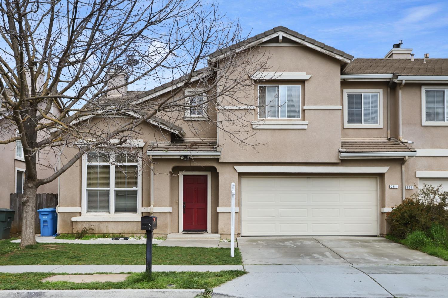 Photo of 261 Ronan Ave in Gilroy, CA