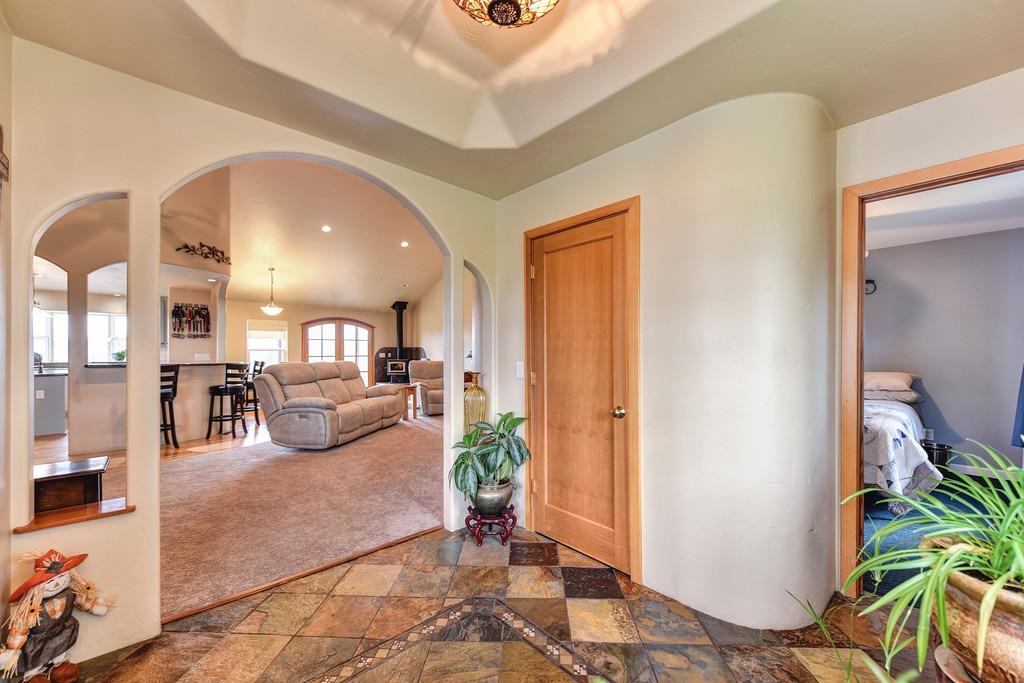 Detail Gallery Image 11 of 82 For 850 Gentry Ln, Colfax,  CA 95713 - 4 Beds | 2 Baths