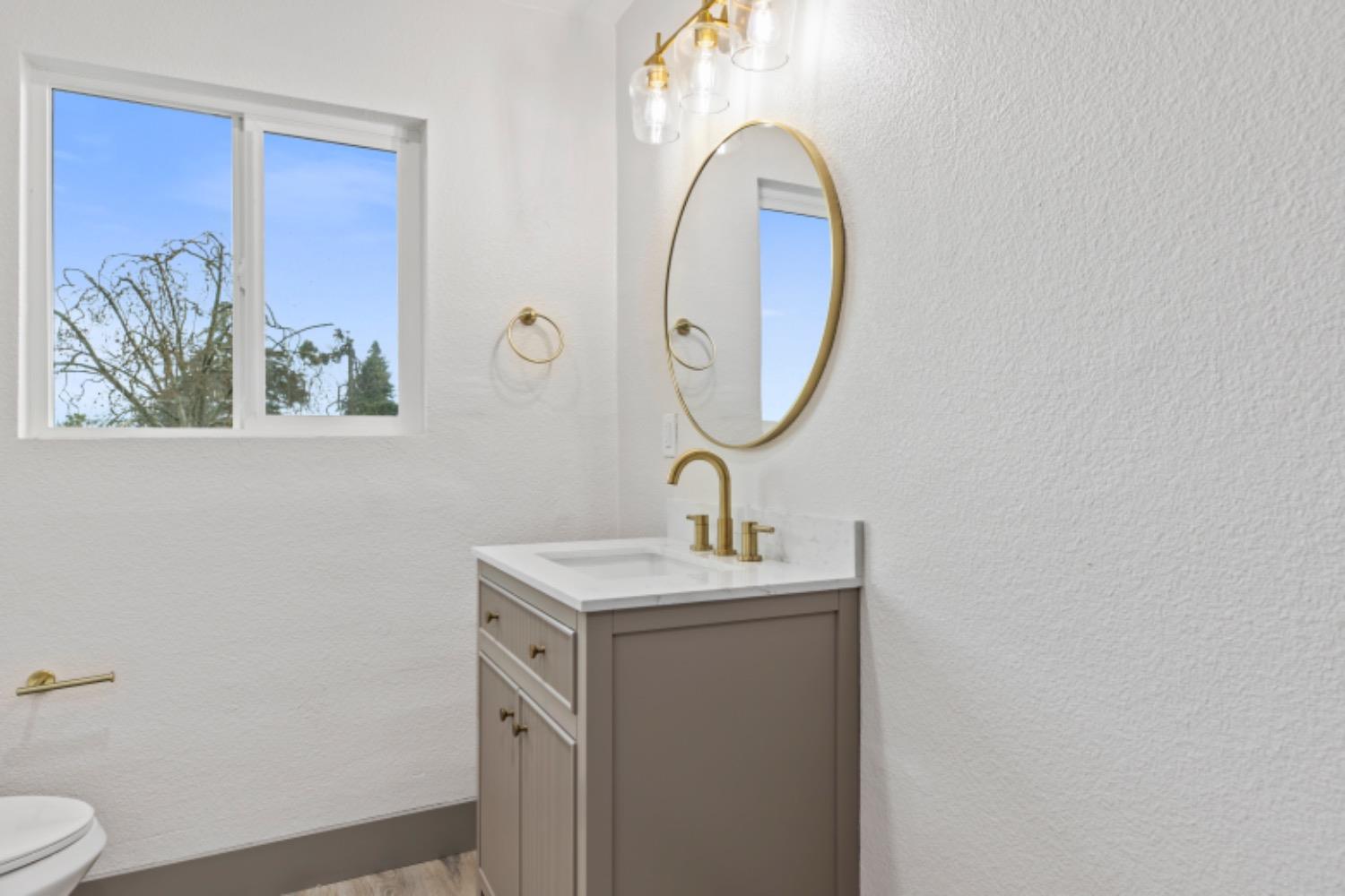 Detail Gallery Image 21 of 23 For 224 W G St, Oakdale,  CA 95361 - 4 Beds | 2 Baths
